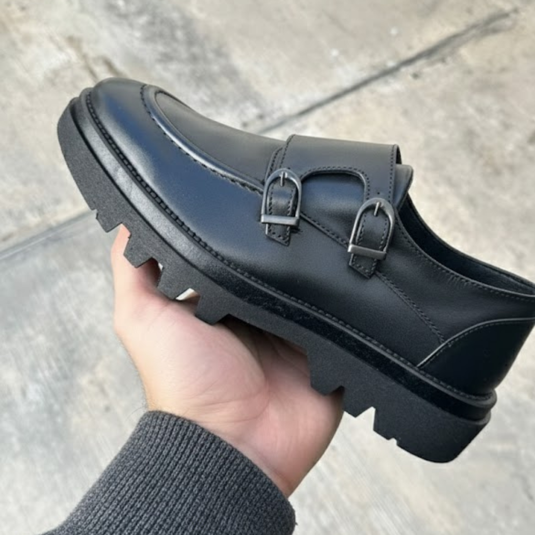 Zapato Balboa Monk de piel negra con doble hebilla y suela chunky - Calzado Jácome (vista 4)
