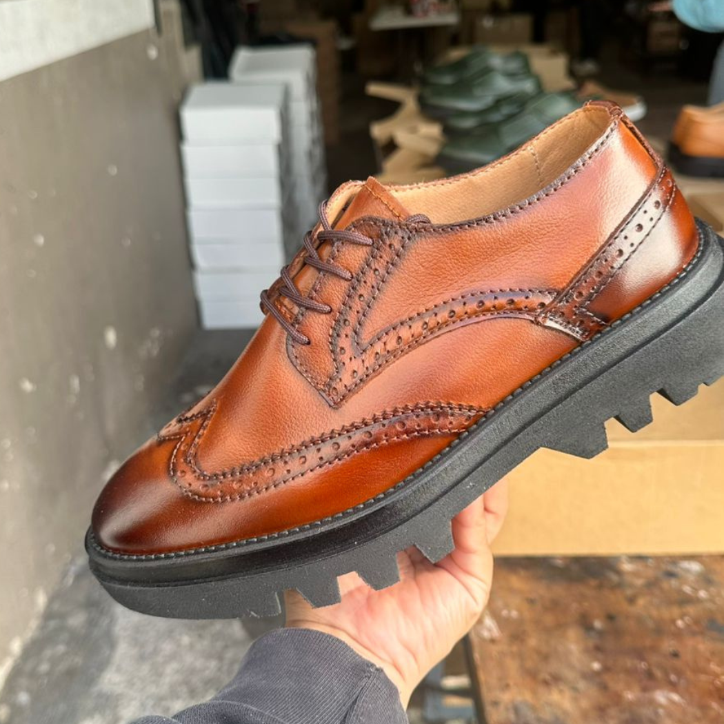 Zapato Balboa Brogue de piel atanada color maple sombreado doble - Calzado Jácome (vista 6)
