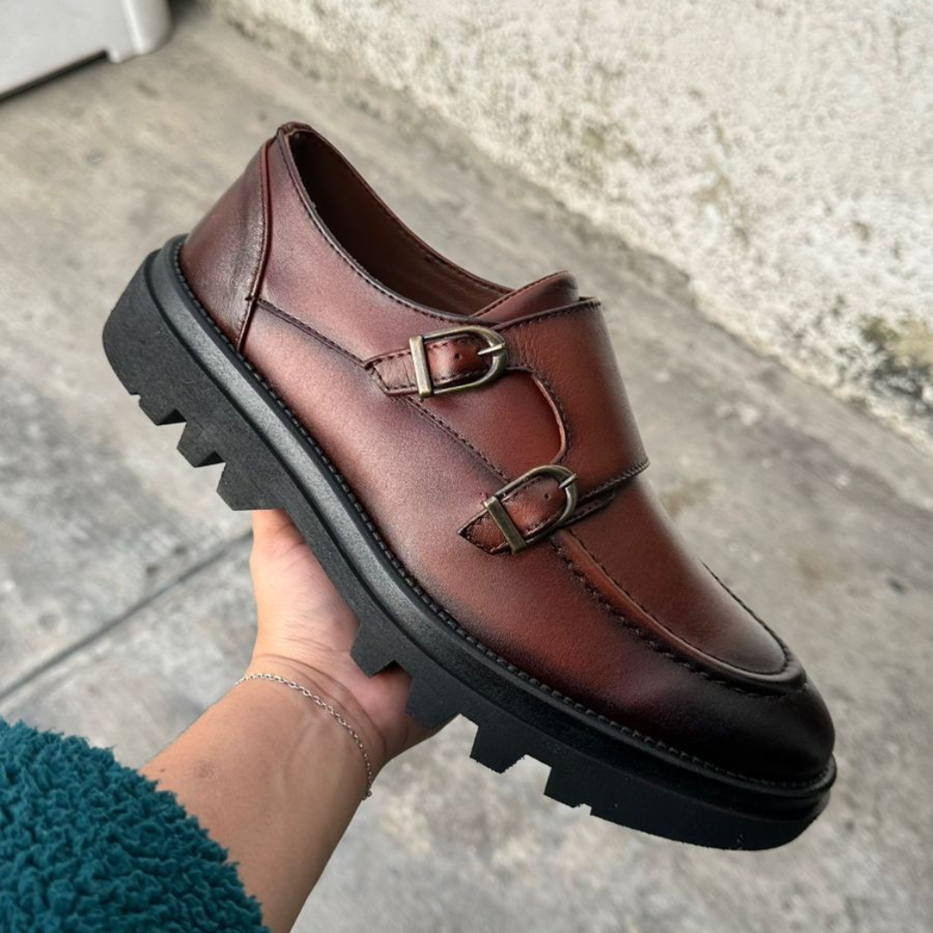 Zapato Balboa Monk de piel color canela sombreada con doble hebilla - Calzado Jácome (vista 6)