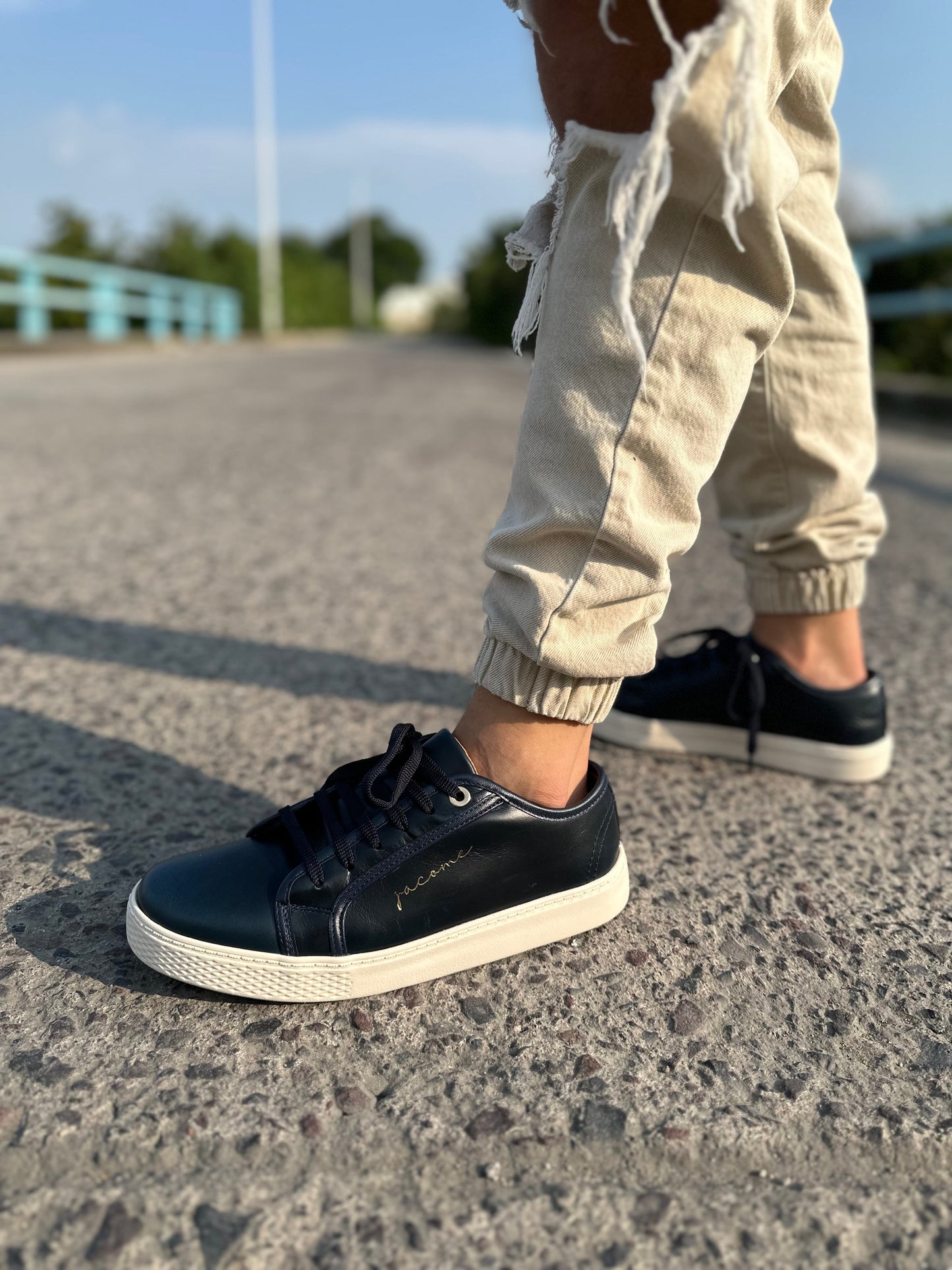 Tenis Basic de piel azul marino, cómodos y duraderos - Calzado Jácome (vista 2)