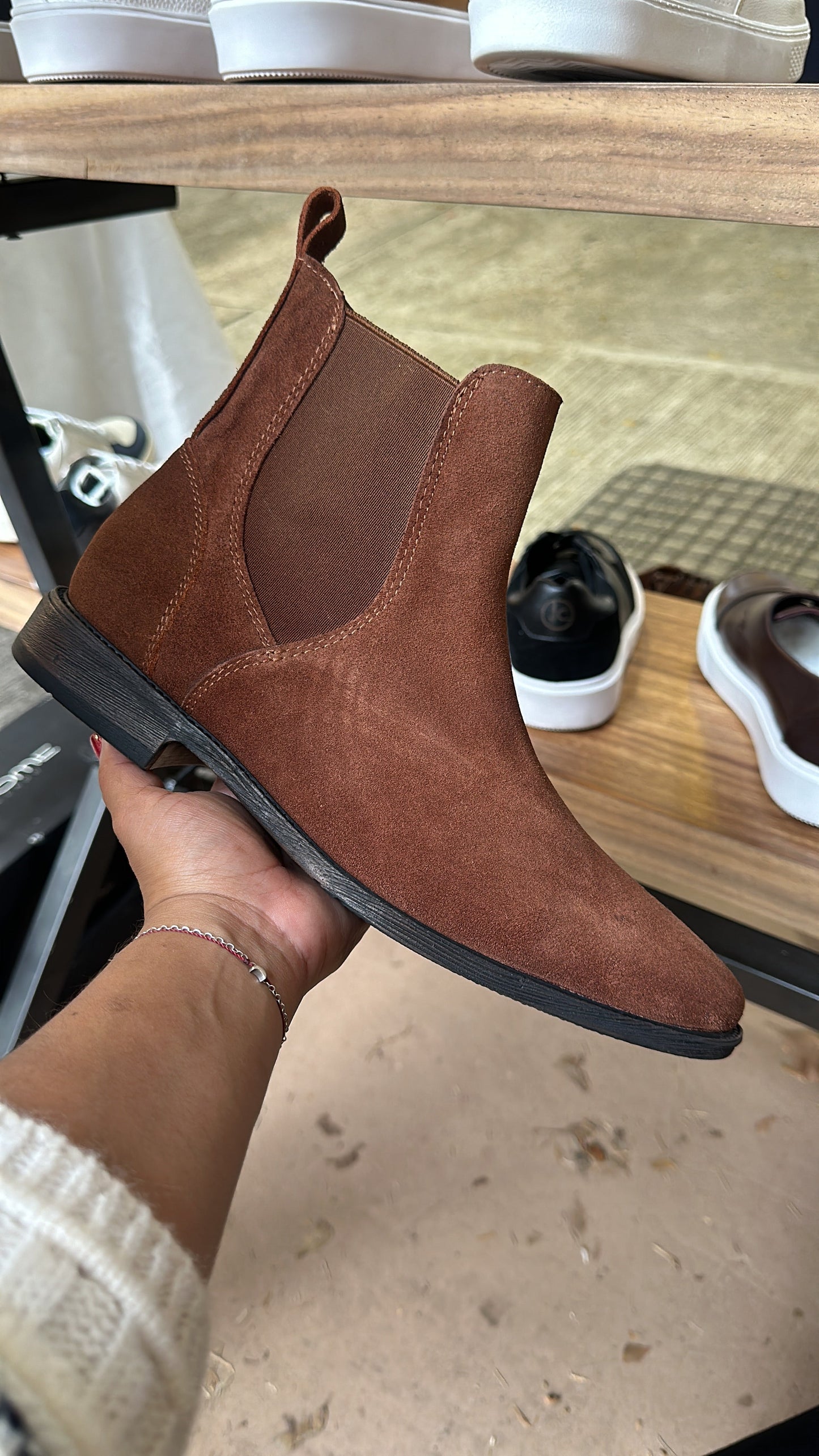 Botas Chelsea 100% piel gamuza color tan - Calzado Jácome