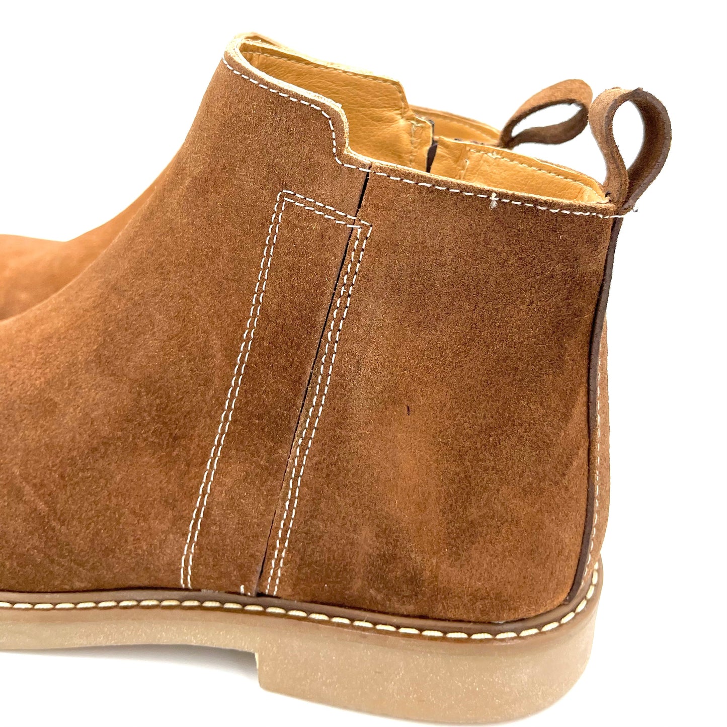 Botín Chelsea short de gamuza color tan - Calzado Jácome (vista 3)