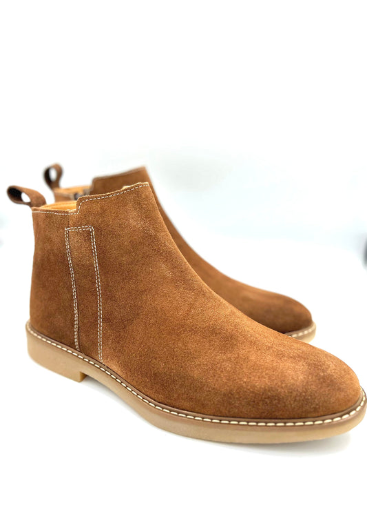 Botín Chelsea short de gamuza color tan - Calzado Jácome